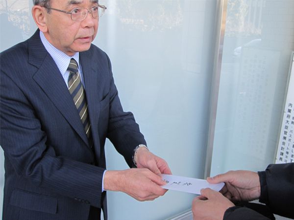 ２７年１月１４日総理私邸・内閣府要請行動04